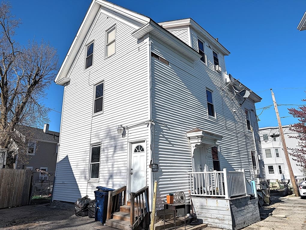 3 Family at 4-6 Chelmsford St, Lawrence MA 01841, Lawrence, photo 9 of 42