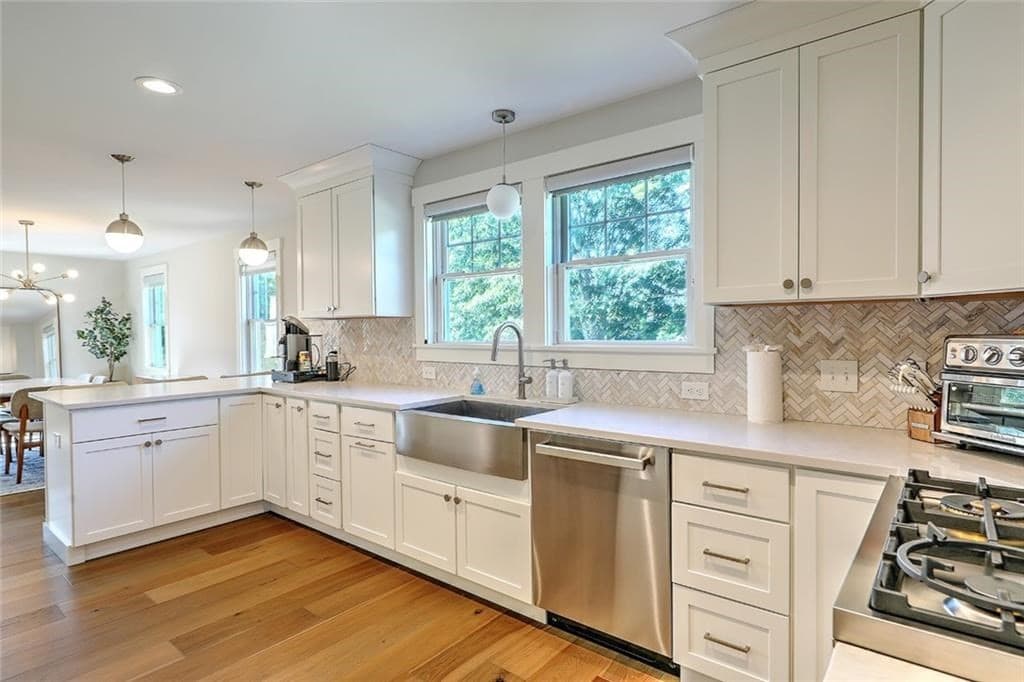 Single Family Residence at 137 Rosebriar Avenue, South Kingstown RI 02879, South Kingstown, photo 16 of 42