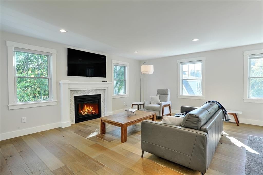 Single Family Residence at 137 Rosebriar Avenue, South Kingstown RI 02879, South Kingstown, photo 7 of 42