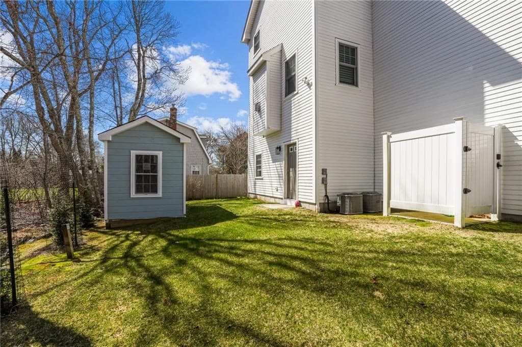 Single Family Residence at 137 Rosebriar Avenue, South Kingstown RI 02879, South Kingstown, photo 37 of 42