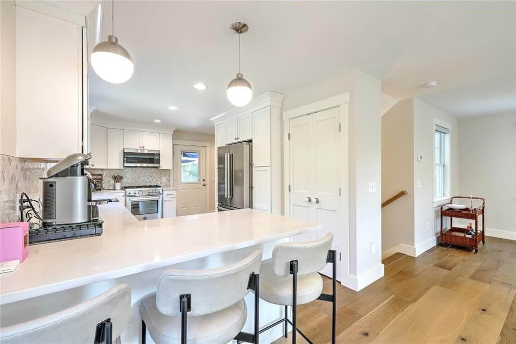 Single Family Residence at 137 Rosebriar Avenue, South Kingstown RI 02879, South Kingstown, photo 15 of 42
