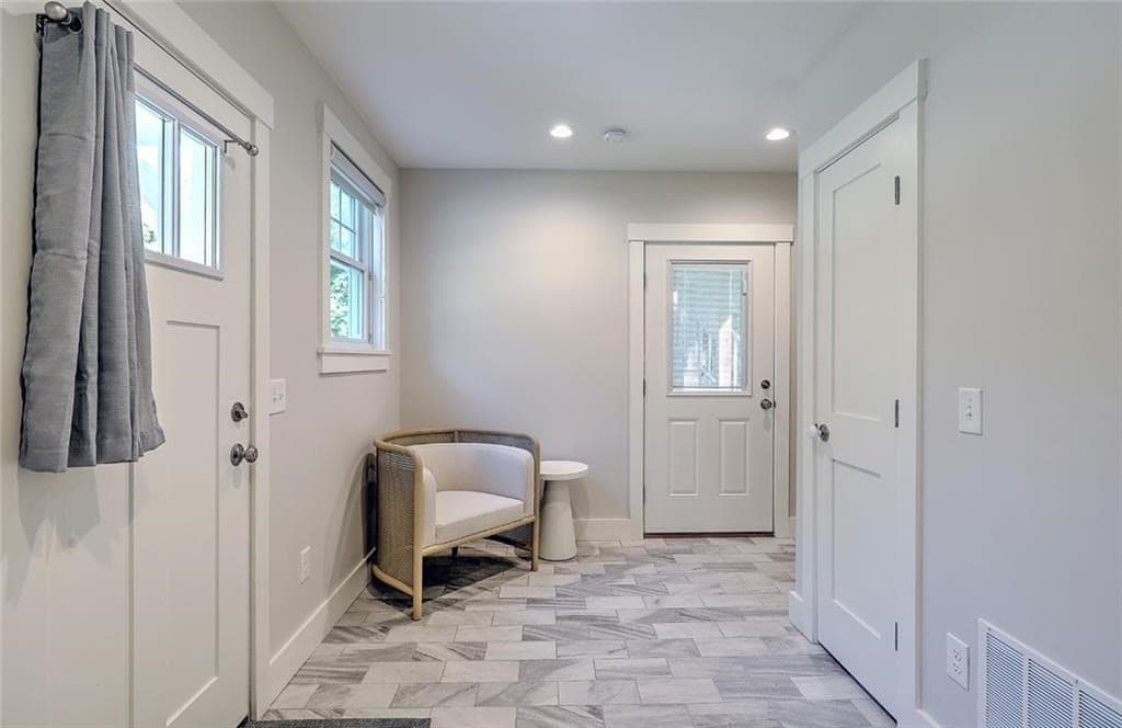 Single Family Residence at 137 Rosebriar Avenue, South Kingstown RI 02879, South Kingstown, photo 4 of 42