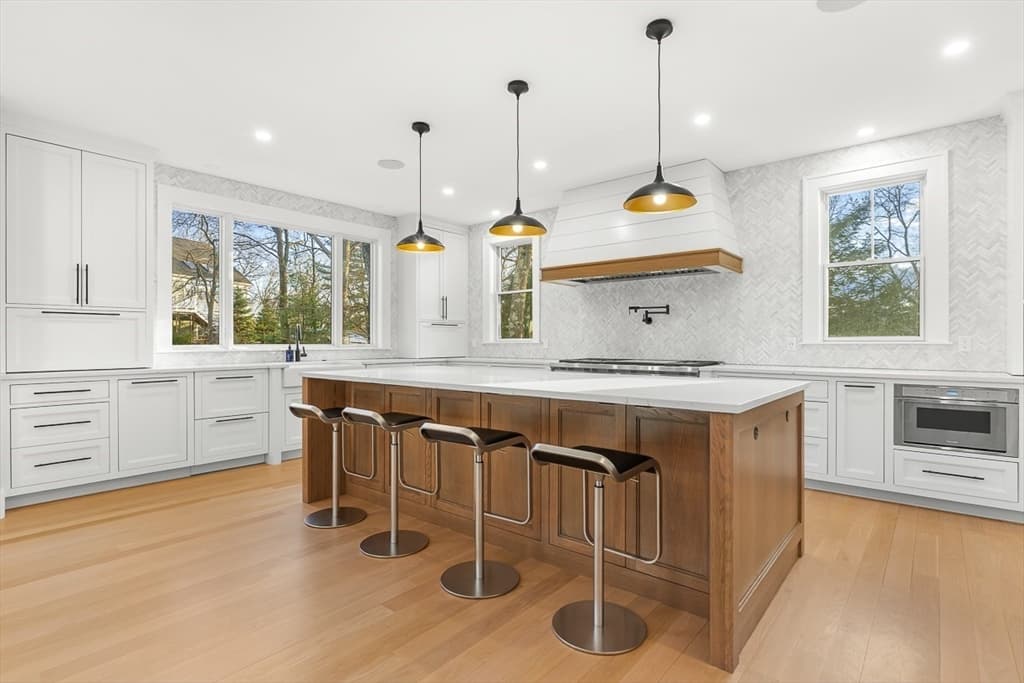 Single Family Residence at 5 Skyview Rd, Lexington MA 02420, Lexington, photo 4 of 32