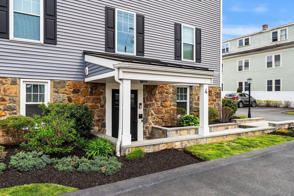 4 Wakefield Ave # 4, Wakefield MA 01880 photo 4