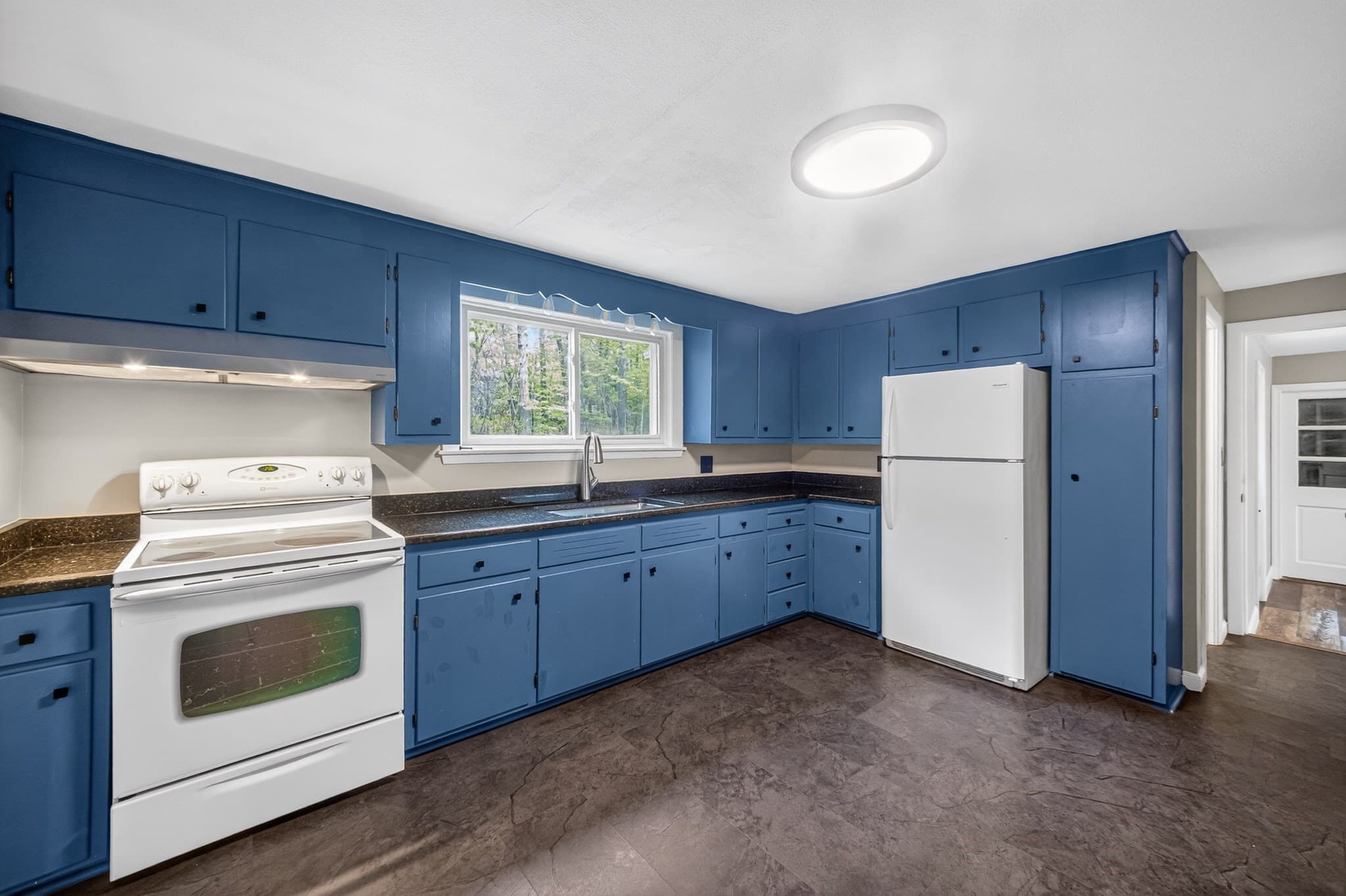 Single Family Residence at 61 Jordan St, Chelmsford MA 01863, photo 4 of 30