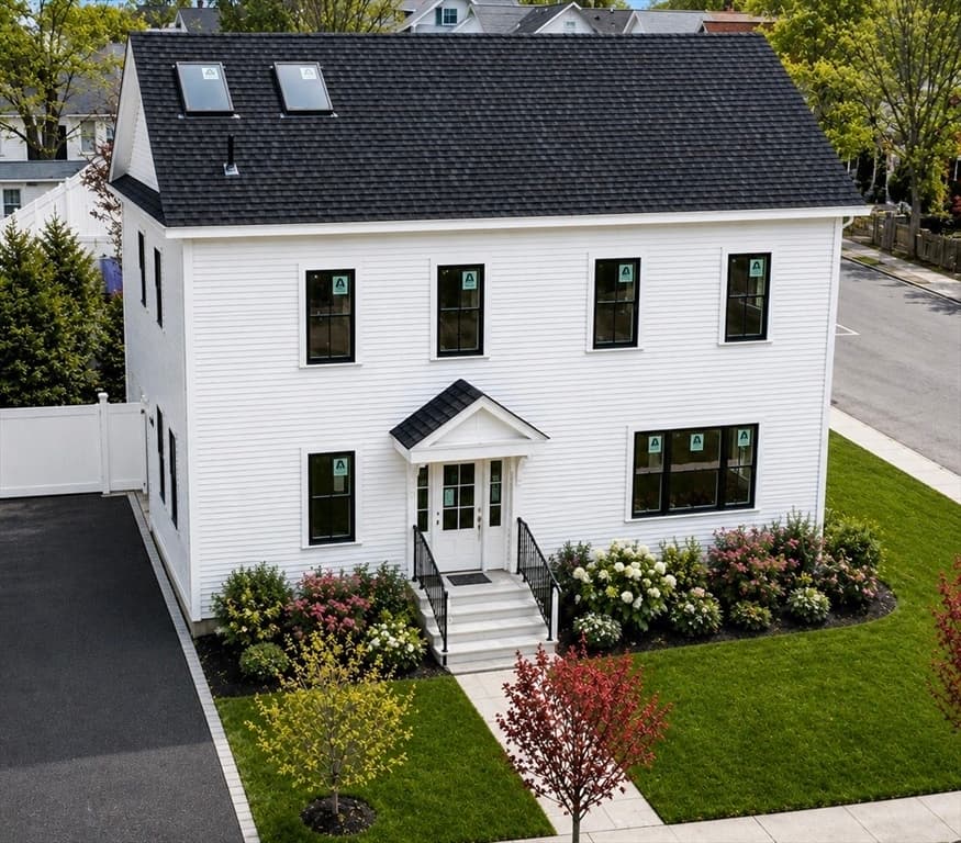 128 Carey Ave # 1, Watertown MA 02472