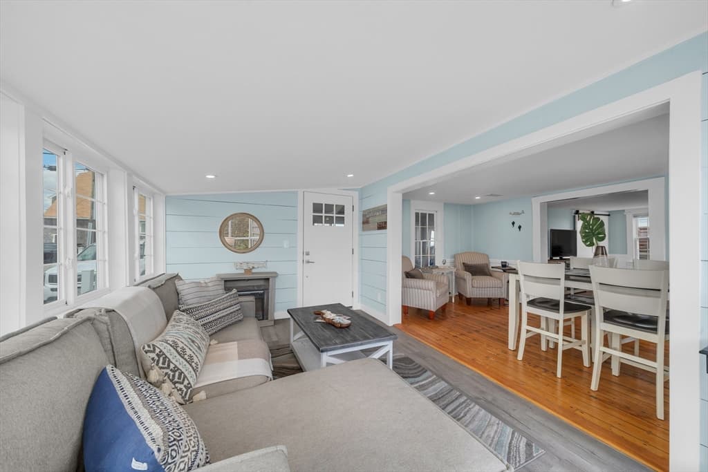 Single Family Residence at 237 Northern Blvd, Newburyport MA 01950, photo 5 of 38