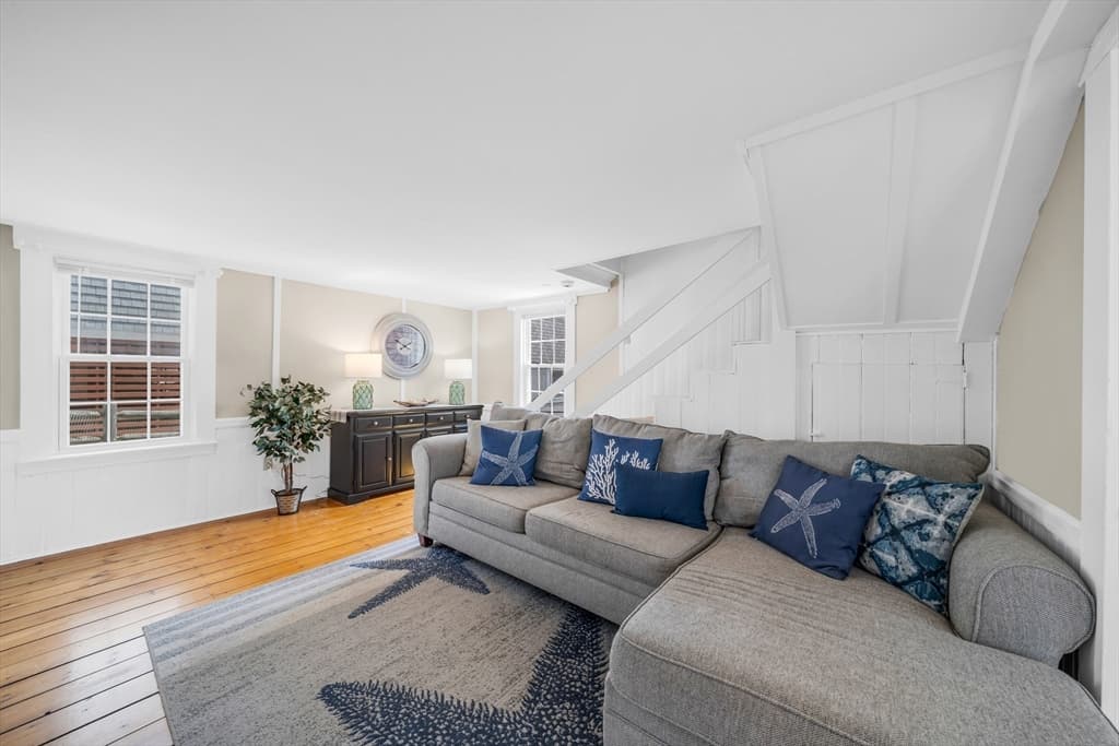 Single Family Residence at 237 Northern Blvd, Newburyport MA 01950, photo 10 of 38