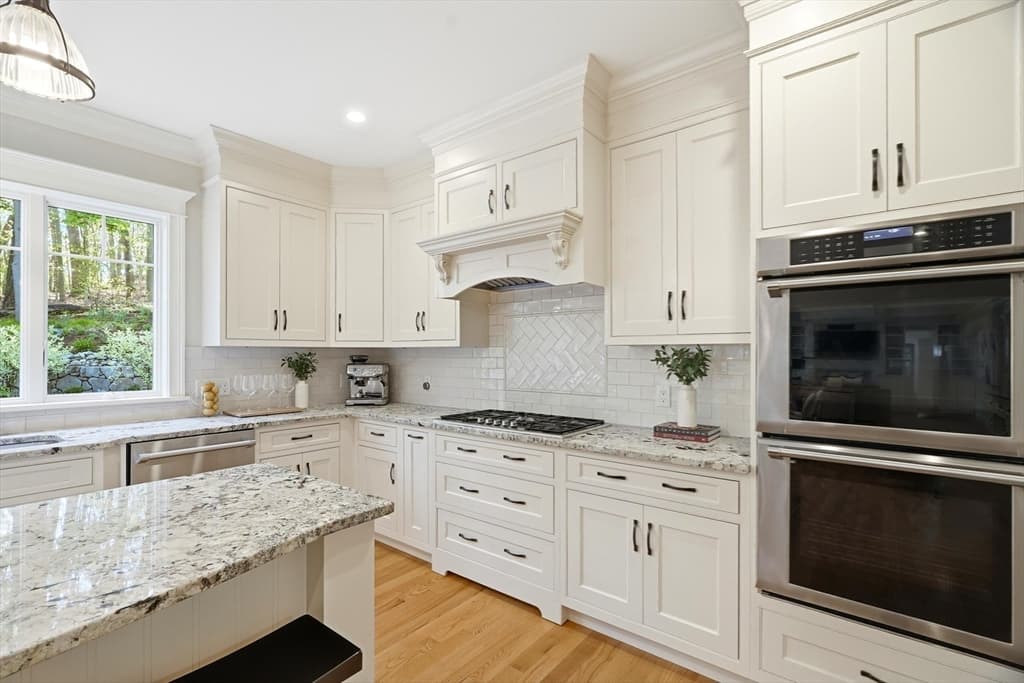 Single Family Residence at 6 Flintlock Rd, Lexington MA 02420, Lexington, photo 11 of 39