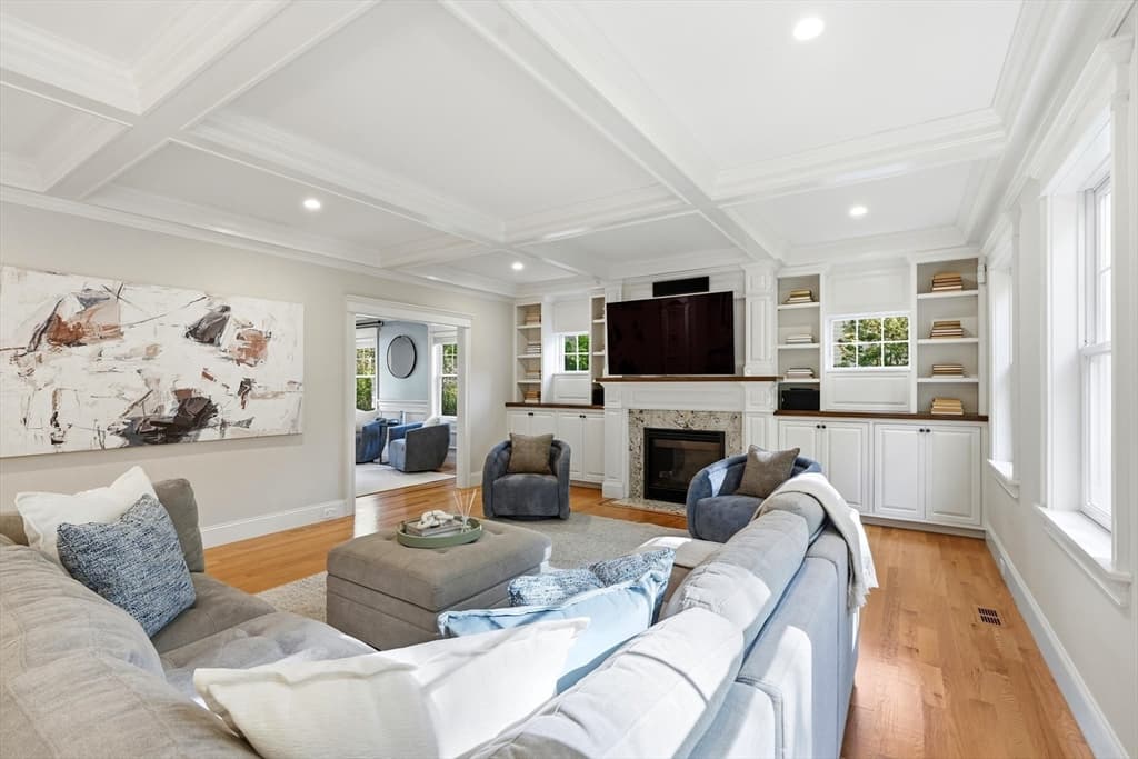 Single Family Residence at 6 Flintlock Rd, Lexington MA 02420, Lexington, photo 4 of 39