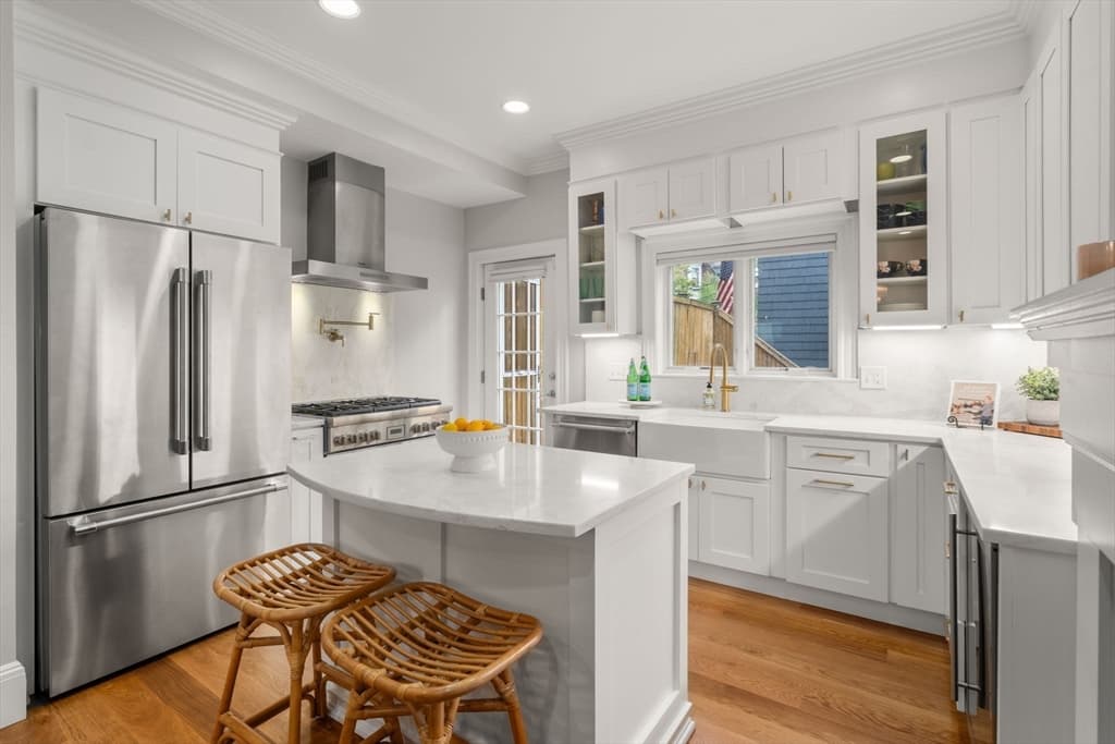 Single Family Residence at 2 Lexington St, Boston MA 02129, Boston, photo 2 of 21
