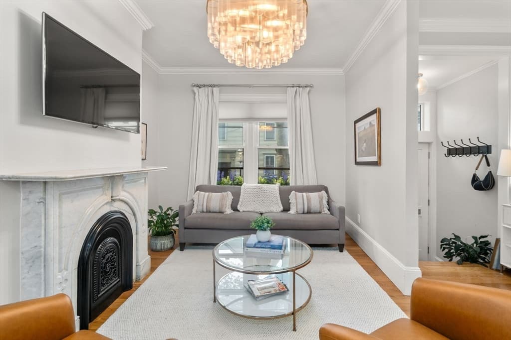 Single Family Residence at 2 Lexington St, Boston MA 02129, Boston, photo 4 of 21