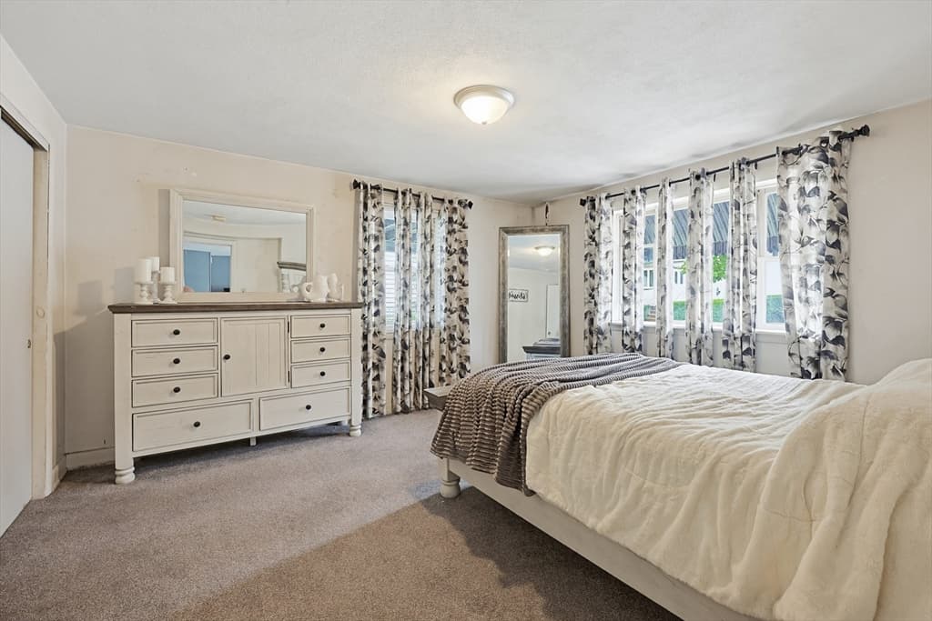 3 Family at 262-264 Pearl St, Malden MA 02148, Malden, photo 5 of 42