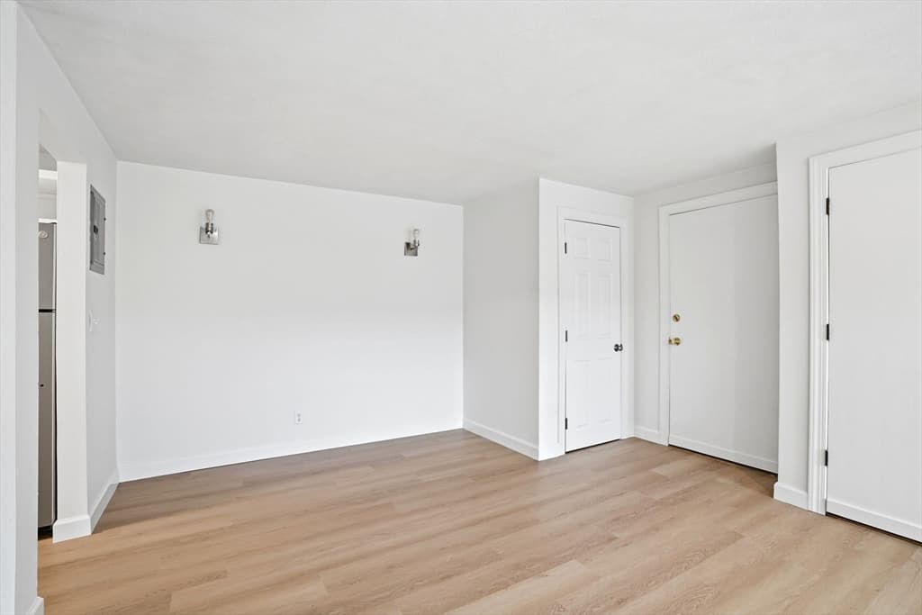Condominium at 5 Tara Dr # 5, Weymouth MA 02188, Weymouth, photo 6 of 19