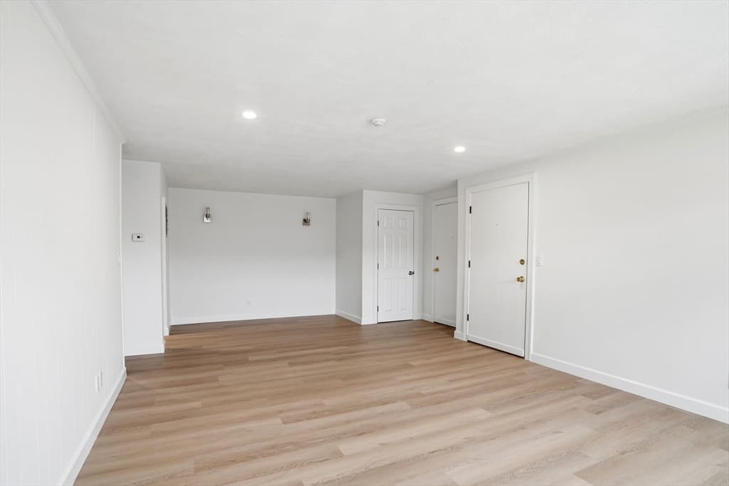 Condominium at 5 Tara Dr # 5, Weymouth MA 02188, Weymouth, photo 7 of 19