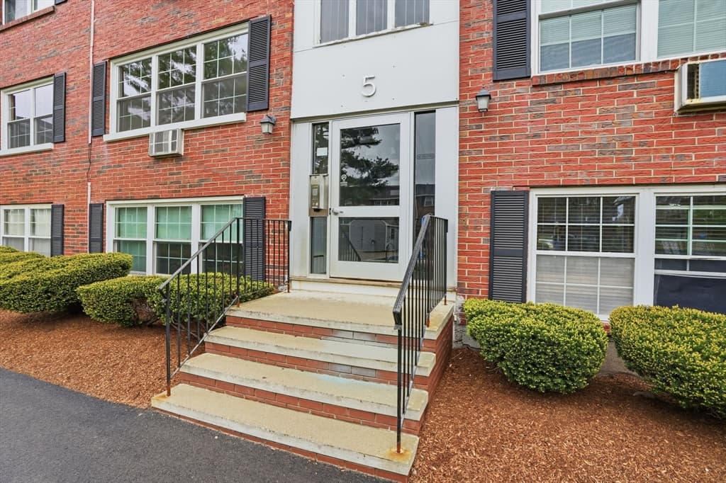 5 Tara Dr # 5, Weymouth MA 02188