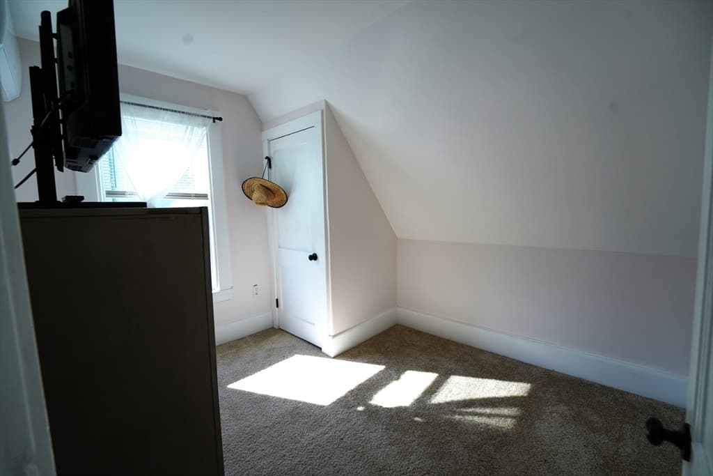 Single Family Residence at 257 Lynnfield St, Lynn MA 01904, photo 10 of 24