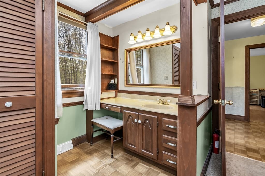 Single Family Residence at 8 Portsmouth Rd, Amesbury MA 01913, photo 16 of 37