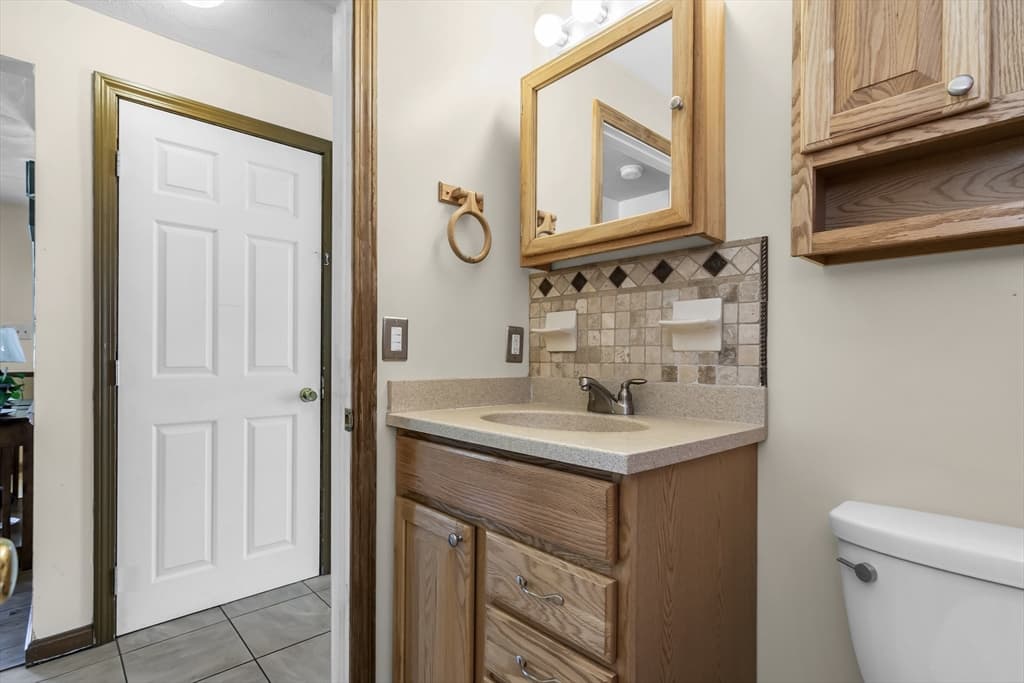 Single Family Residence at 8 Portsmouth Rd, Amesbury MA 01913, photo 21 of 37