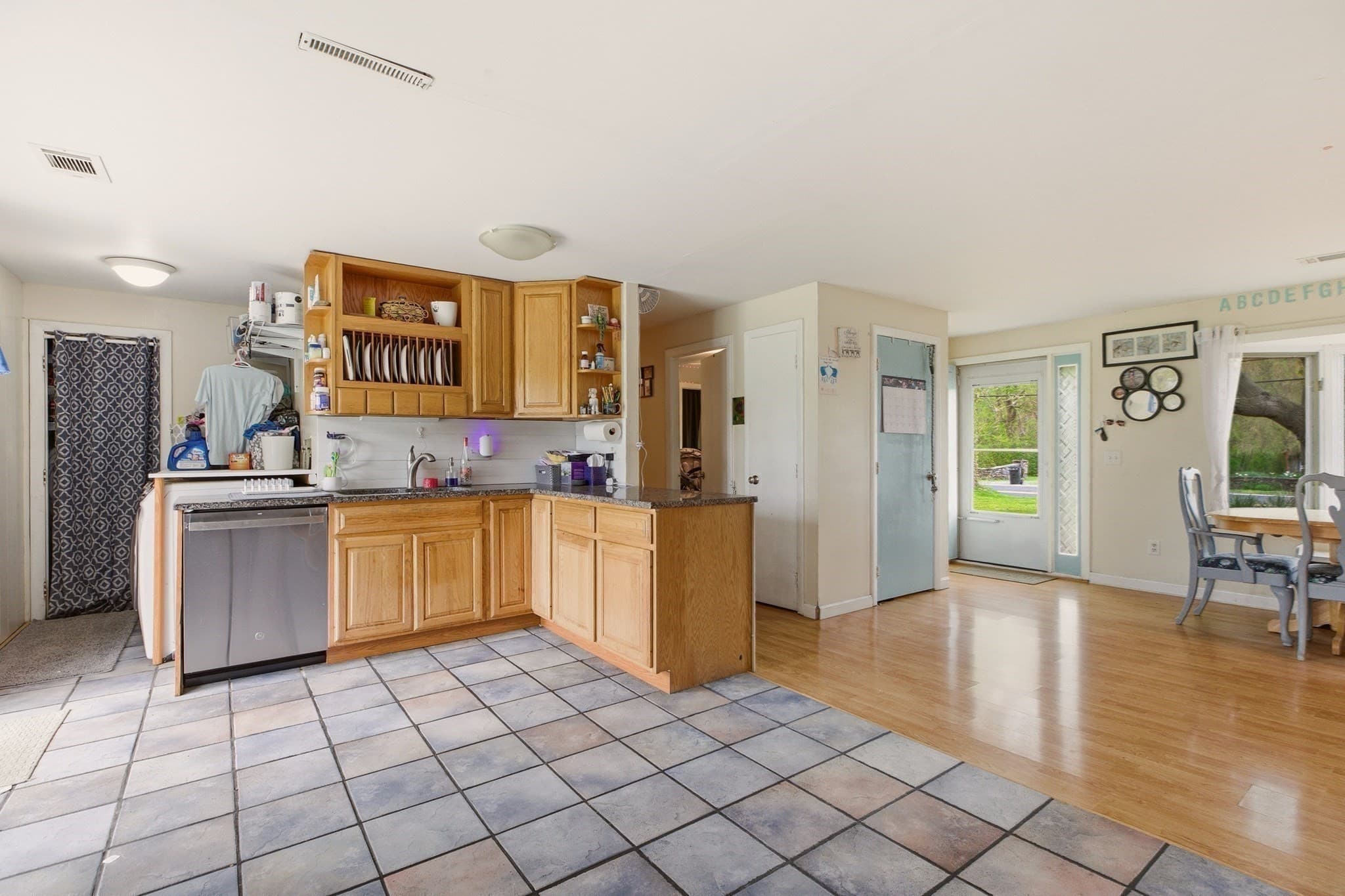 Single Family Residence at 304 Bushee Road, Swansea MA 02777, photo 6 of 33