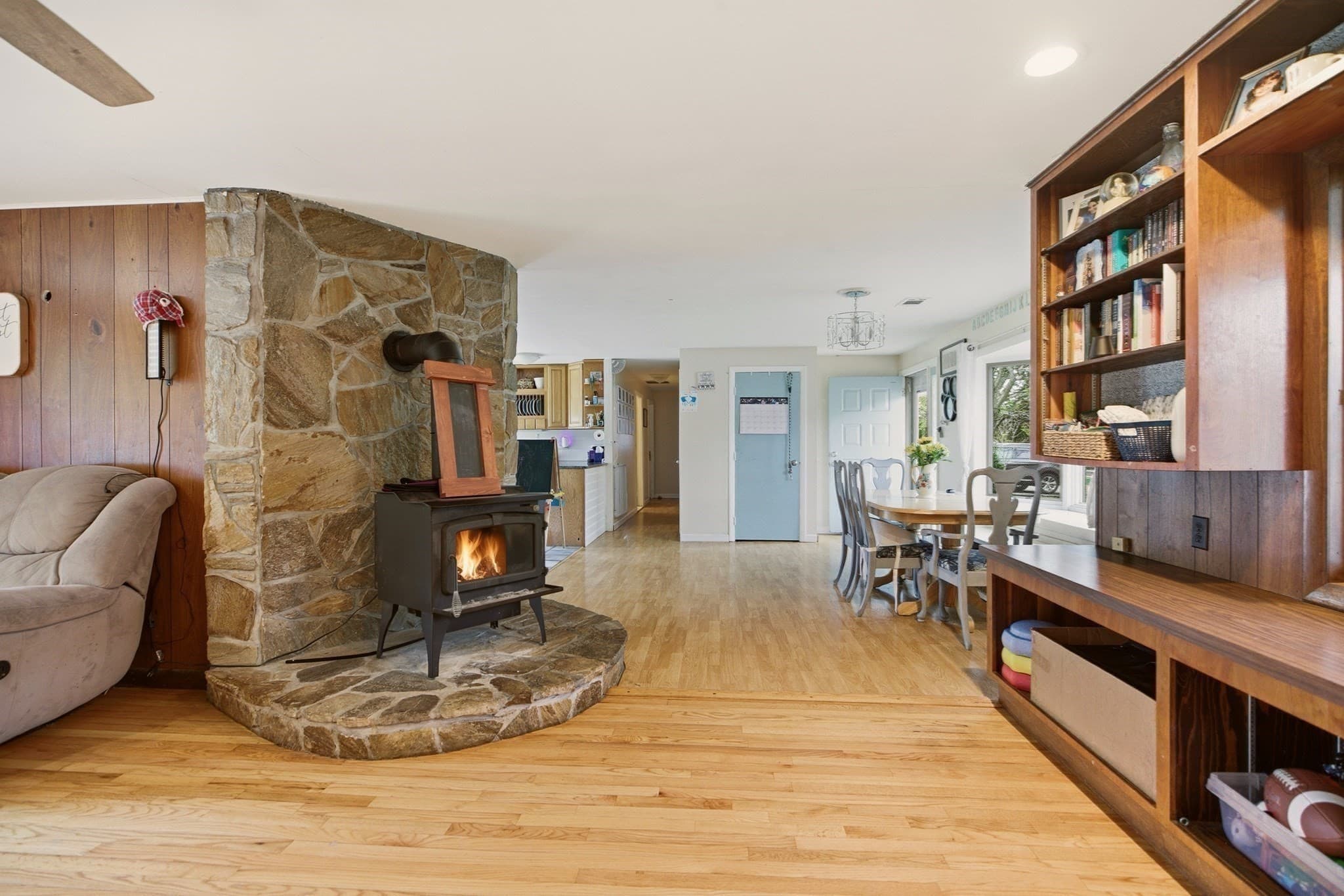 Single Family Residence at 304 Bushee Road, Swansea MA 02777, photo 10 of 33