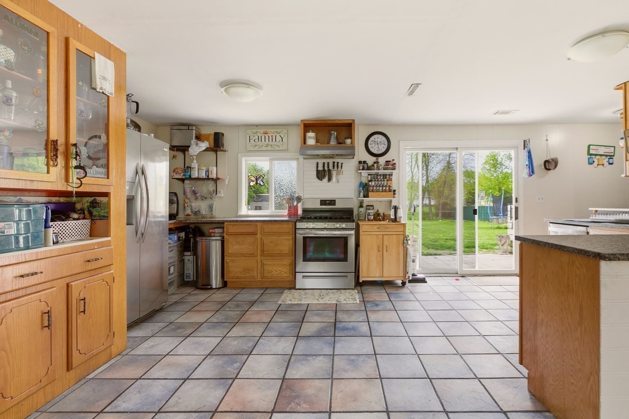 Single Family Residence at 304 Bushee Road, Swansea MA 02777, photo 8 of 33