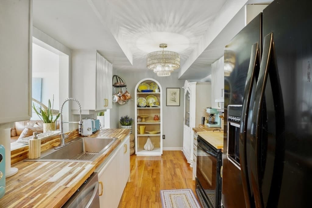 Condominium at 1 Commodore Court # 104, Hull MA 02045, Hull, photo 13 of 35