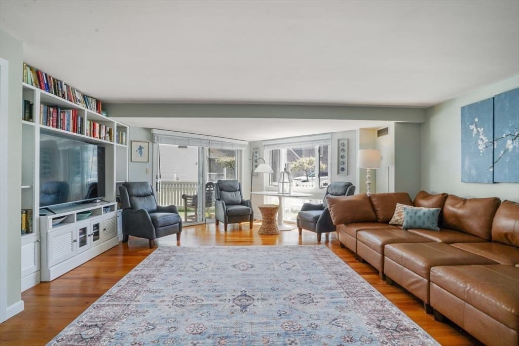 Condominium at 1 Commodore Court # 104, Hull MA 02045, Hull, photo 7 of 35