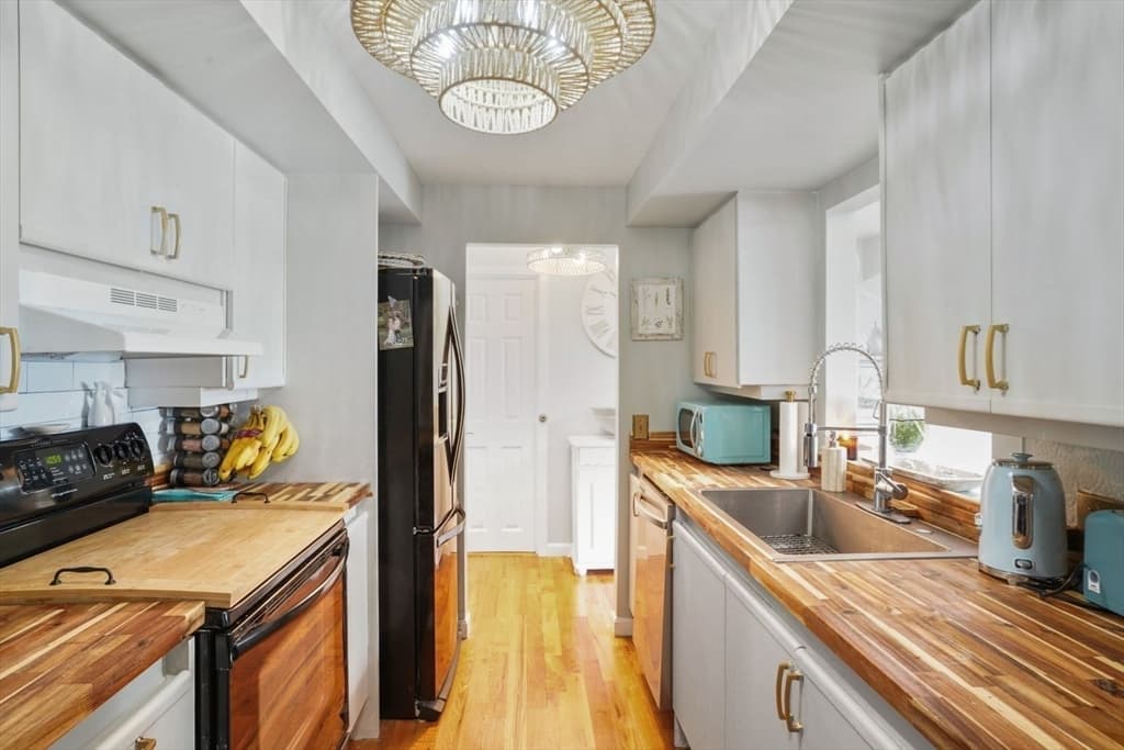 Condominium at 1 Commodore Court # 104, Hull MA 02045, Hull, photo 11 of 35