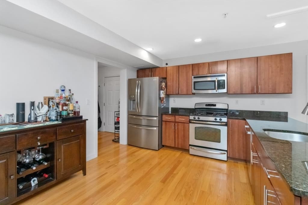 29 Spruce St # 23, Waltham MA 02453 photo 5