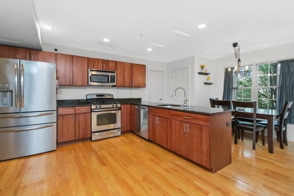 29 Spruce St # 23, Waltham MA 02453 photo 4
