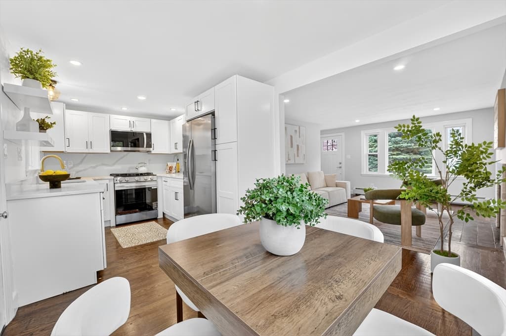 Single Family Residence at 7 Franklin St, Boston MA 02136, Boston, photo 12 of 40