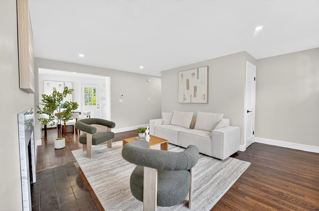 Single Family Residence at 7 Franklin St, Boston MA 02136, Boston, photo 5 of 40