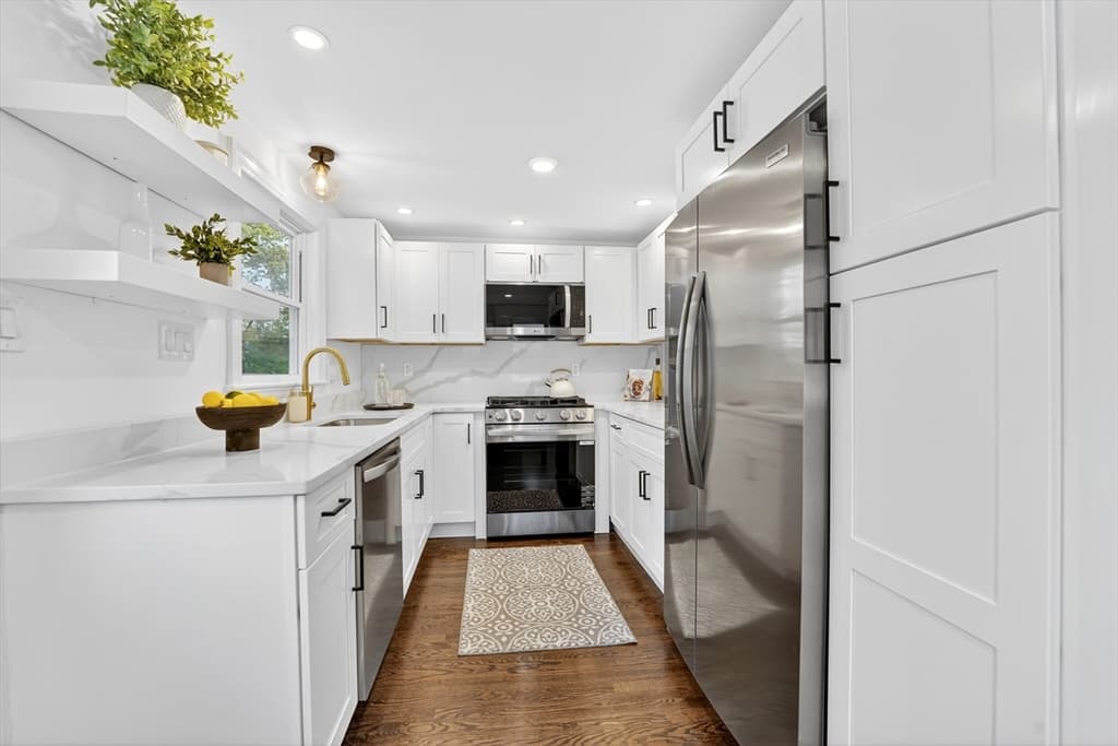 Single Family Residence at 7 Franklin St, Boston MA 02136, Boston, photo 14 of 40