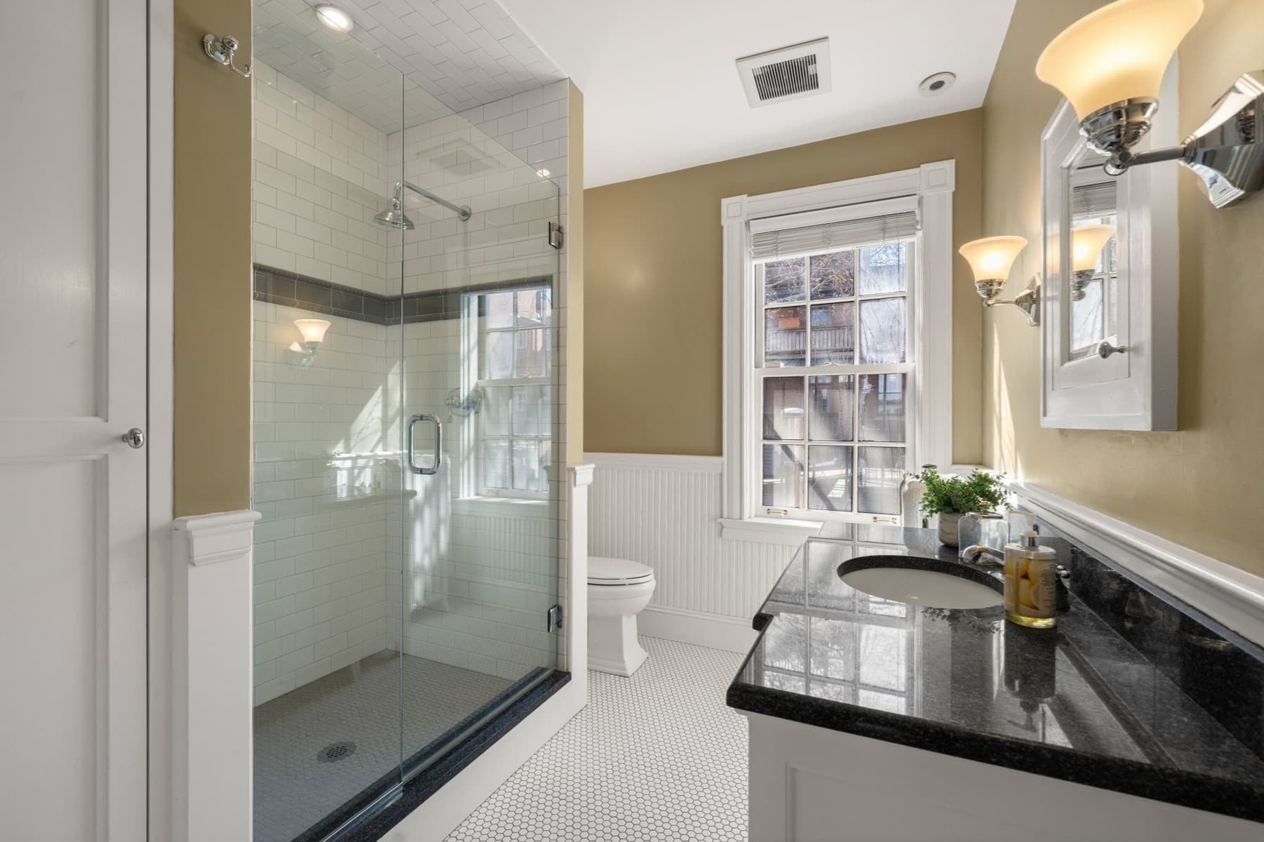 Single Family Residence at 14 Pinckney Street, Boston MA 02114, photo 23 of 27