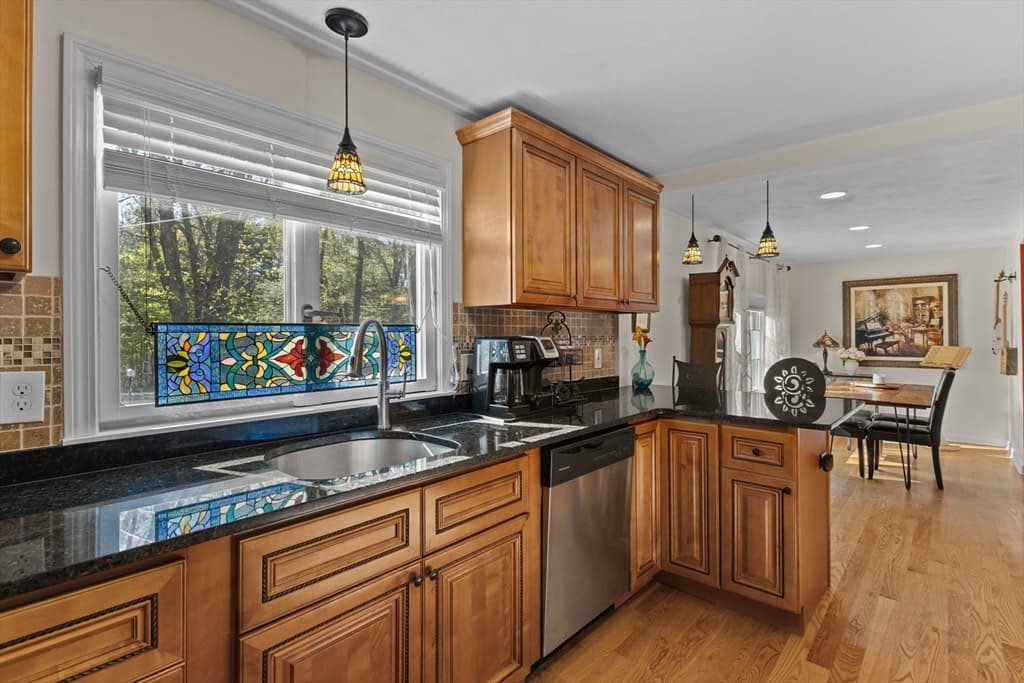 31 Mixter Rd, Holden MA 01520 photo 5
