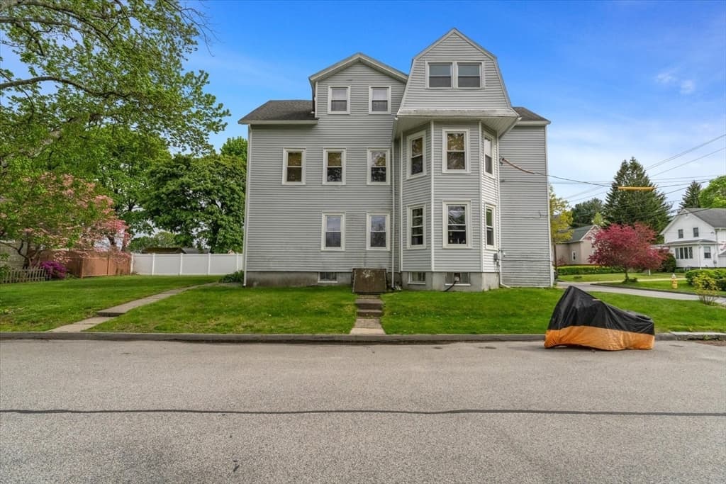 15 Steele St, Worcester MA 01607 photo 2