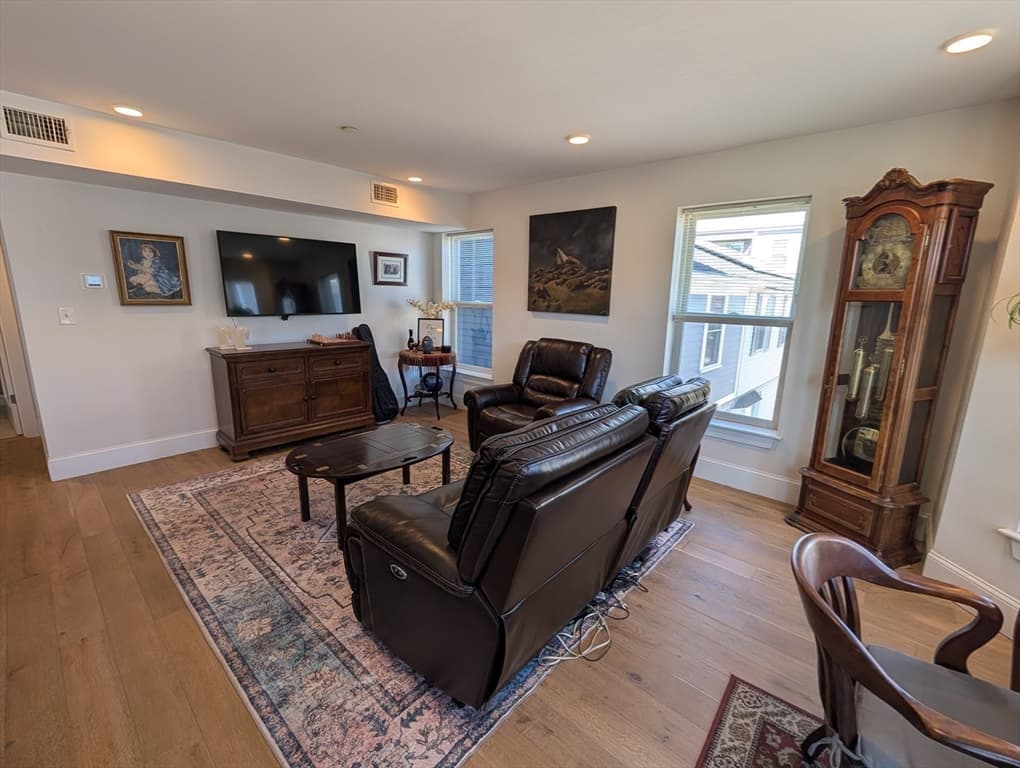 Condominium at 27 Ward St # 201, Boston MA 02127, photo 9 of 20