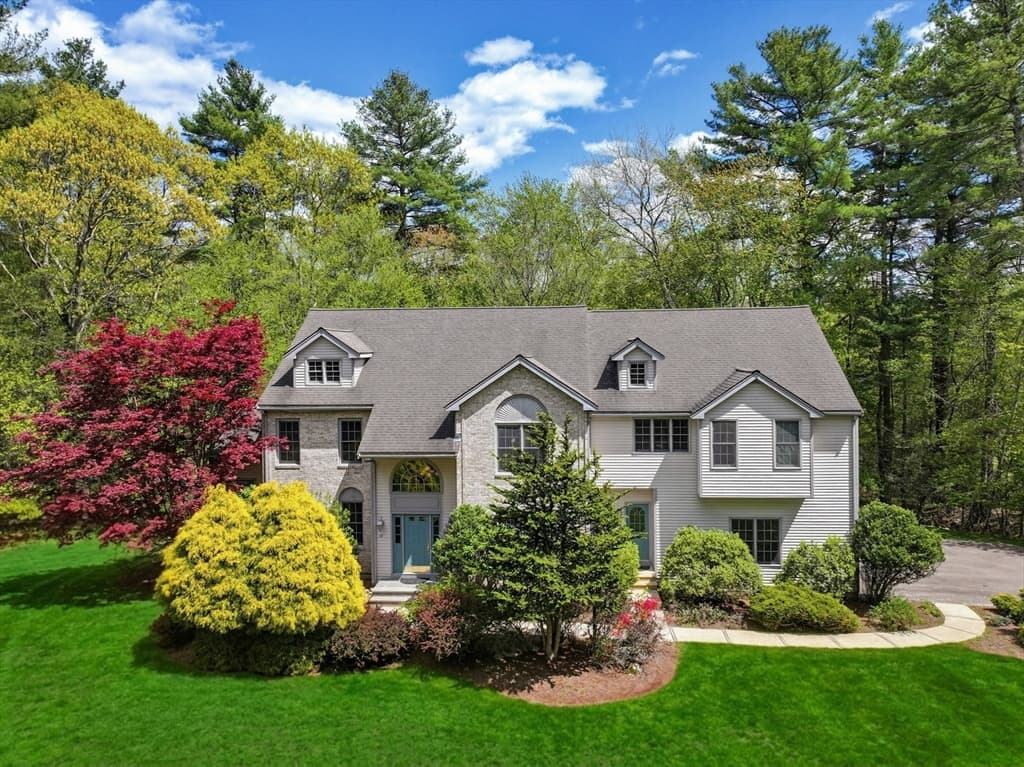 10 Timber Ledge Drive, Holliston MA 01746