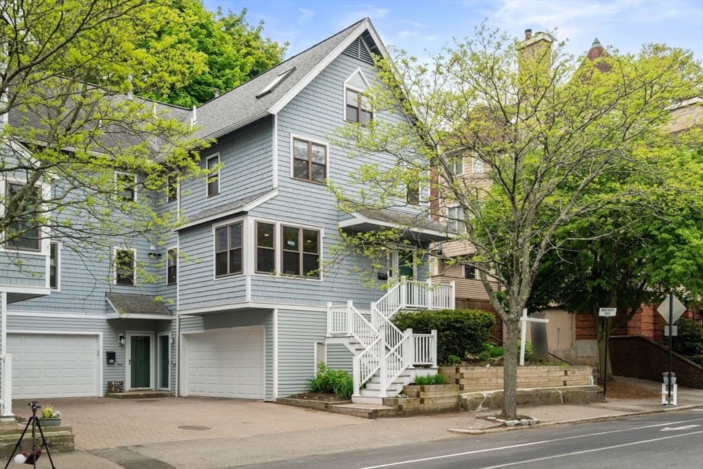 Condominium at 620 Washington St # 620, Brookline MA 02446, photo 2 of 30