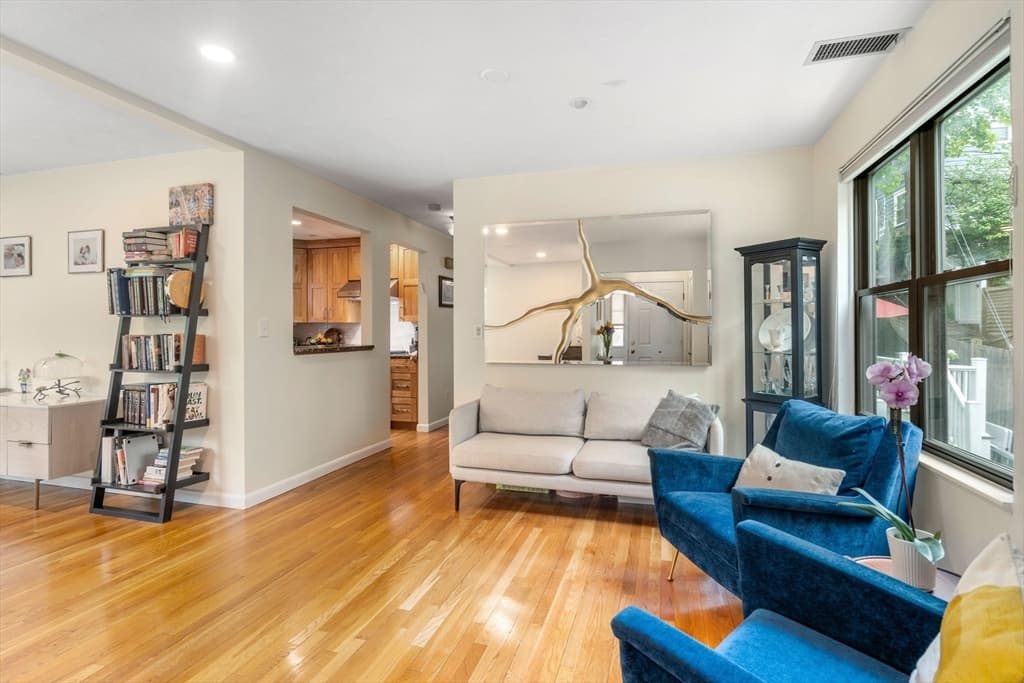 Condominium at 620 Washington St # 620, Brookline MA 02446, photo 6 of 30