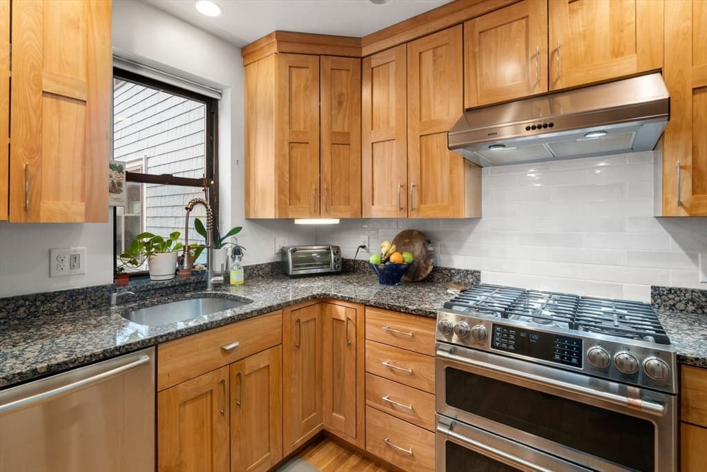 Condominium at 620 Washington St # 620, Brookline MA 02446, photo 17 of 30