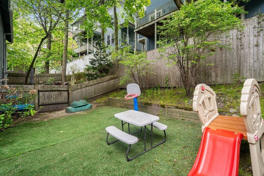 Condominium at 620 Washington St # 620, Brookline MA 02446, photo 4 of 30