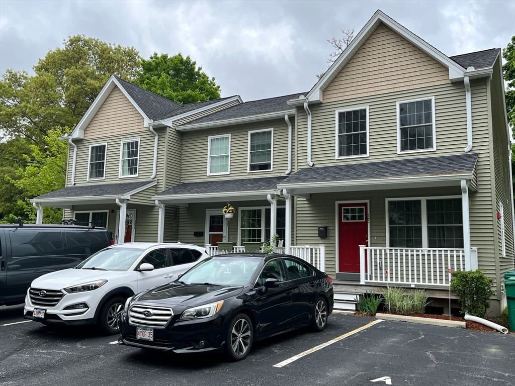 17 Arcade Street # B, Northbridge MA 01588