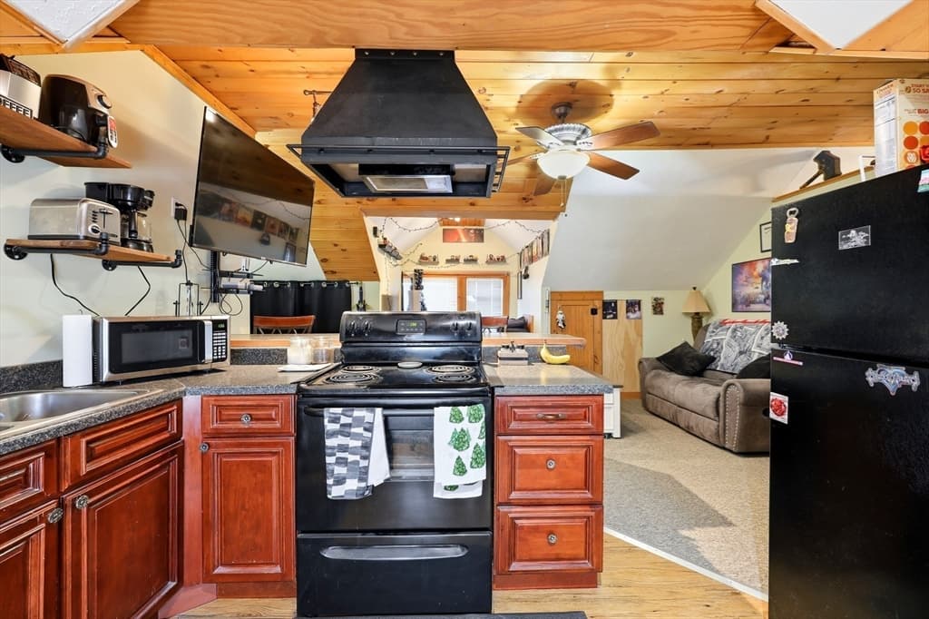 Multi Family at 2143-2145 Northampton St, Holyoke MA 01040, Holyoke, photo 16 of 42