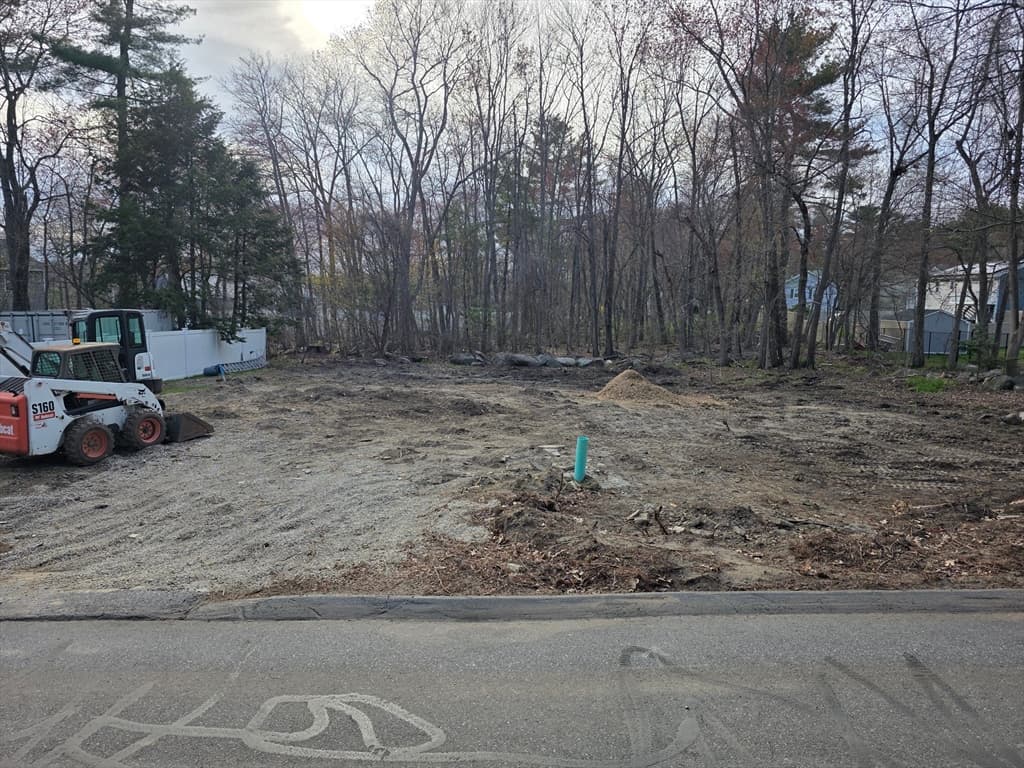 3 Stanwood Rd, Salem NH 03079