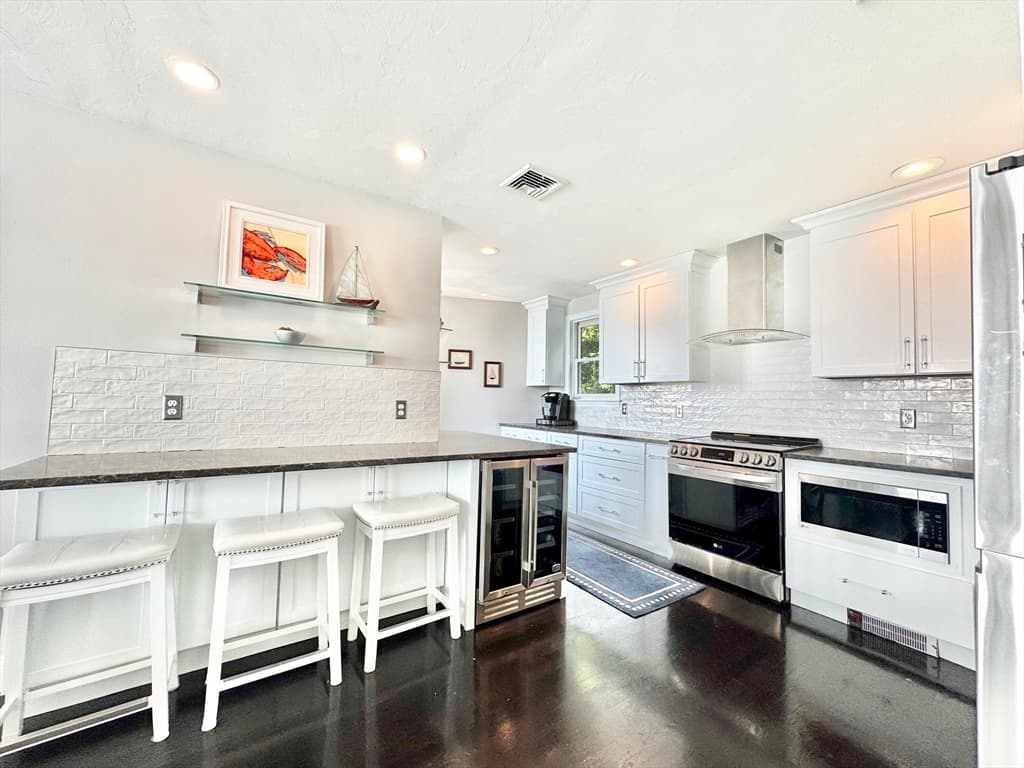 12 Marina Dr # 12, Hull MA 02045