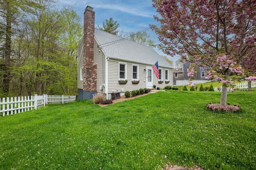 6 Michelle Lane, Mattapoisett MA 02739 photo 4