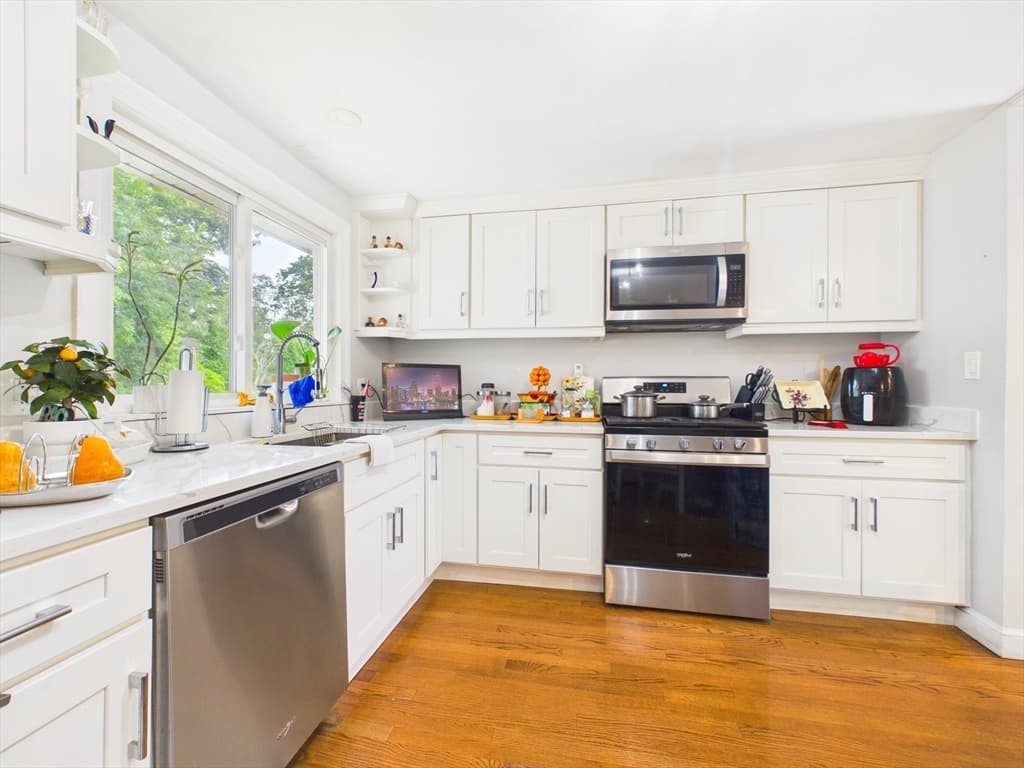 15 Sunset Dr, Randolph MA 02368 photo 10
