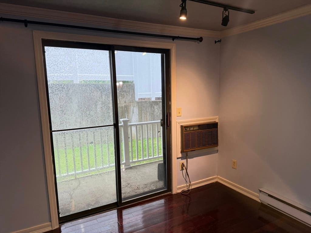 11 Hulbert # 15, Worcester MA 01603 photo 6